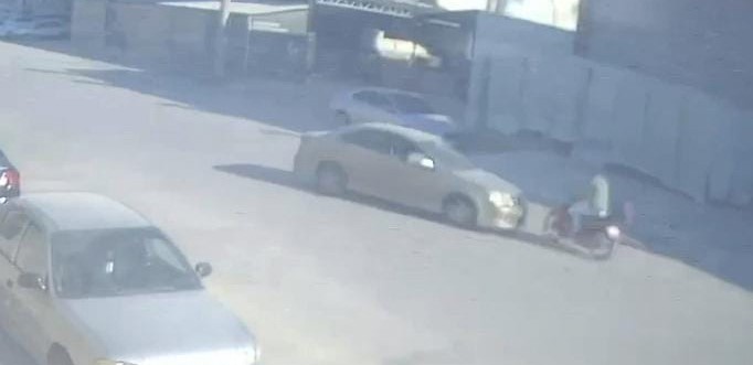 Bursa’nın İnegöl ilçesinde, otomobil ile motosikletin çarpıştığı trafik kazasında motosiklet