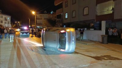 Bursa’nın İnegöl ilçesinde meydana gelen trafik kazasında kontrolden çıkan otomobil,