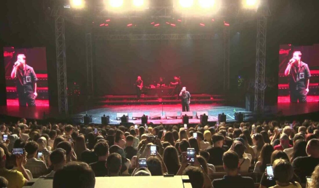 64. Uluslararası Bursa Festivali kapsamında Bursa’da sahne alan rap müziğin