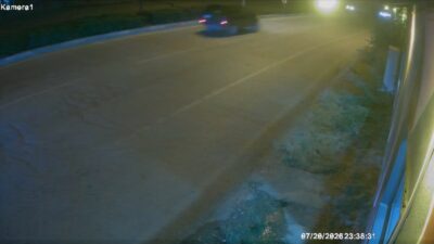 Bursa’nın İnegöl ilçesinde gece saatlerinde meydana gelen trafik kazasında kontrolden