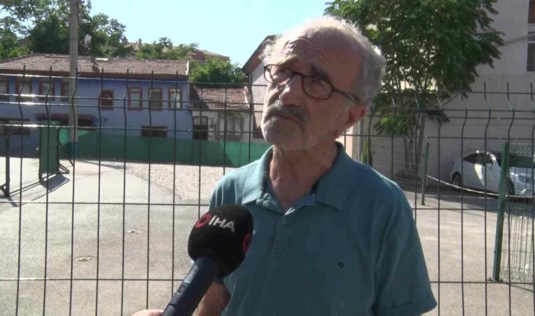 Tarihi mezarın üzeri çakıl taşlarıyla kapatılıp otopark görünümü verildi Bursa’nın Osmangazi ilçesinde uzun süre açık halde bulunan tarihi mezarın