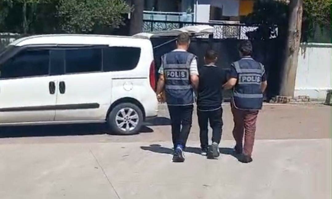 Bursa’da polis ekiplerince düzenlenen operasyonda, 10 firari hükümlü yakalanarak cezaevine