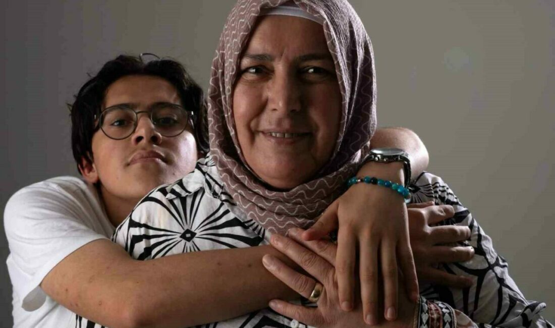 Türkiye 70.’si olan yüzde 94 engelli Yücehan’dan ilham veren başarı hikayesi Bursa’da yüzde 94 engelli olan Yücehan Kermen, tedavilerini erteleyip hedefini