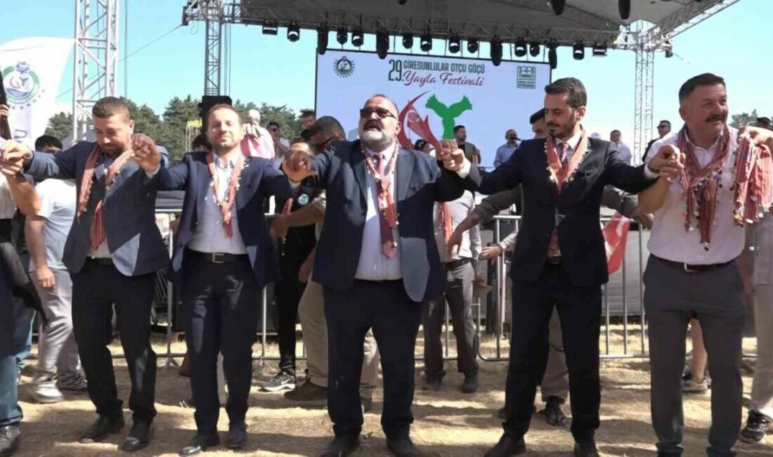 Türkiye’nin dört bir yanından gelen Giresunlular Bursa’da buluştu Türkiye’nin dört bir yanından Bursa’ya gelen Giresunlular, 3 gün 3