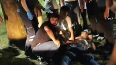 Bursa’da iddiaya göre parkta ‘Yan bakma’ meselesinden kavga çıktı. Çıkan