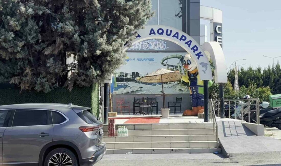 Yaşı küçük temizlikçi havuz kaydırağından düşüp ağır yaralandı Bursa’da bir aquaparkta, dengesini kaybeden 16 yaşındaki temizlikçi 10 metre