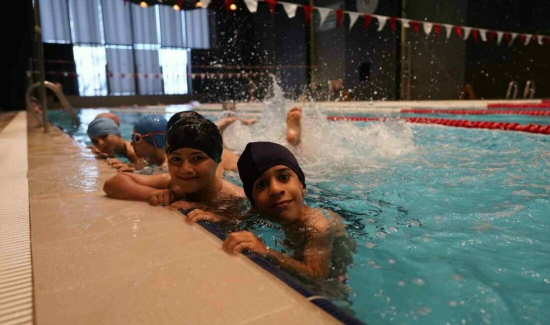 Yıldırım’da spor ve eğlence bir arada Yıldırım Belediyesi’nin, çocukların yaz tatilini dolu dolu geçirmeleri için başlattığı