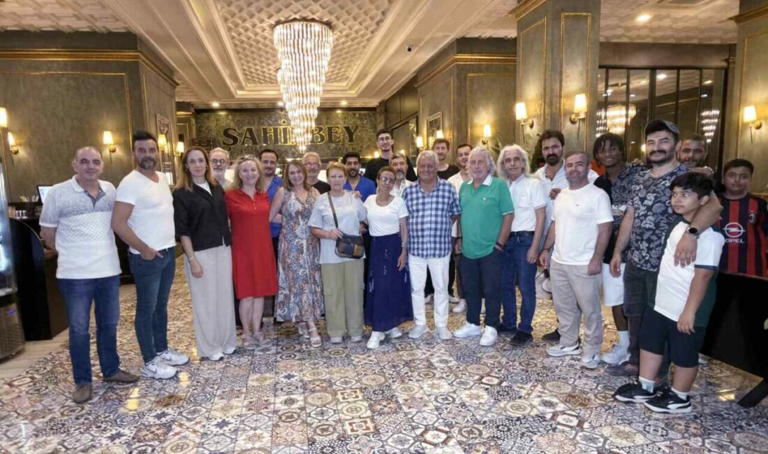 24 yıl sonra, efsane dizi geri döndü Gerçek Kesitler yeni hikâyeleri ve güçlü kadrosuyla yeniden ekranlara dönüyor.