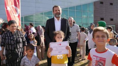 Gürsu Belediyesi, ilçede yüzme bilmeyen çocuklara yüzme öğretmek için başlattığı