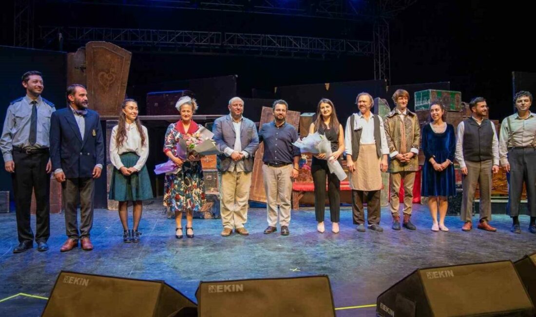Açıkhava’da ‘cimri’ye alkış yağmuru Bursa Büyükşehir Belediyesi’nin kültür sanat alanında marka organizasyonlarından biri olan