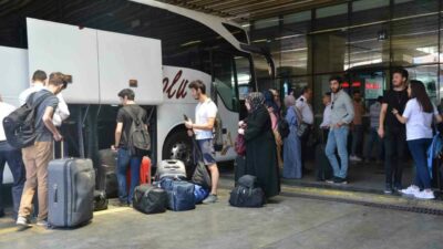 Şehirlerarası otobüs yolculuklarının vazgeçilmezi ikramlar artık tarih oluyor. Bir zamanlar