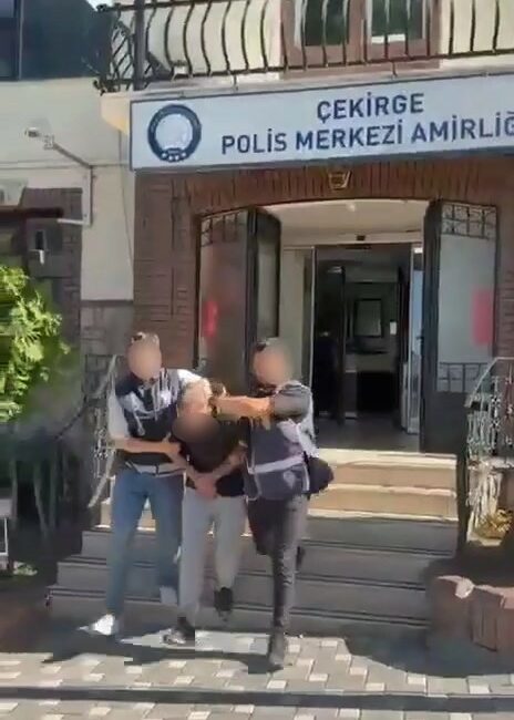 Bursa’da haklarında kesinleşmiş hapis cezası bulunan 4 şahıs, polis ekiplerinin