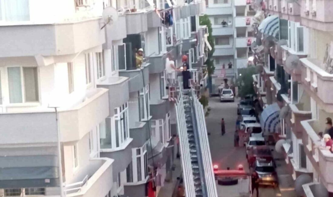 Bursa’da korkutan ev yangını Bursa’nın Gemlik ilçesinde bir evde çıkan yangında mahsur kalan 2