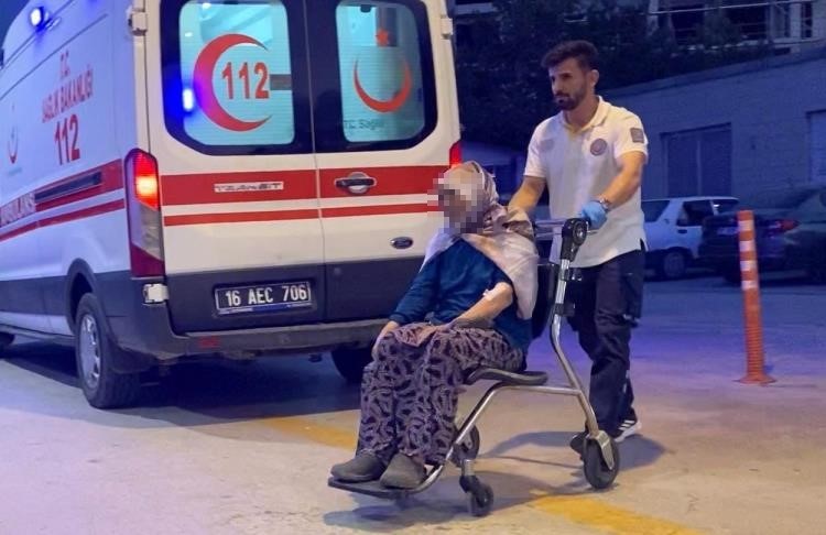 Bursa’da korkutan yangın: Mahsur kalan kadın ve engelli kızı kurtarıldı Bursa’nın İnegöl ilçesinde bir evde çıkan yangında mahsur kalan kadın