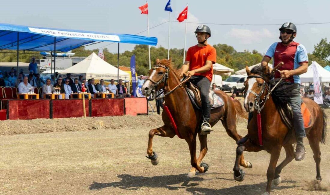 Bursa’da rahvan atları şampiyonluk için koştu Bursa Büyükşehir Belediyesi, Türkiye’nin farklı bölgelerinden 135 sporcu ve rahvan