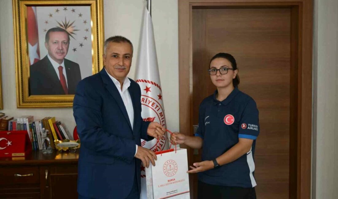 Bursalı genç okçu Avrupa şampiyonluğuyla gururlandırdı Bursalı genç okçu Fatma Nisa, Avrupa şampiyonluğunun ardından Bursa İl