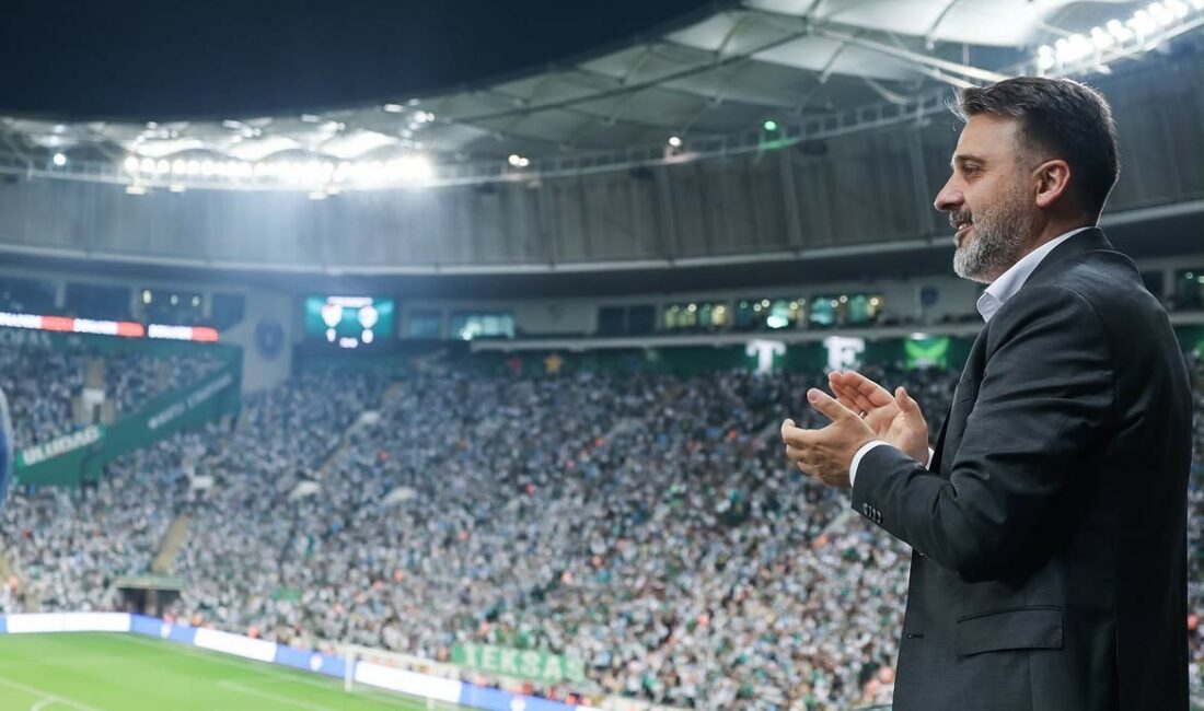 Bursaspor taraftarına otobüs ve dev ekran müjdesi Bursa Büyükşehir Belediyesi Başkan Vekili Şahin Biba, Bursaspor’un Kayserispor deplasmanı