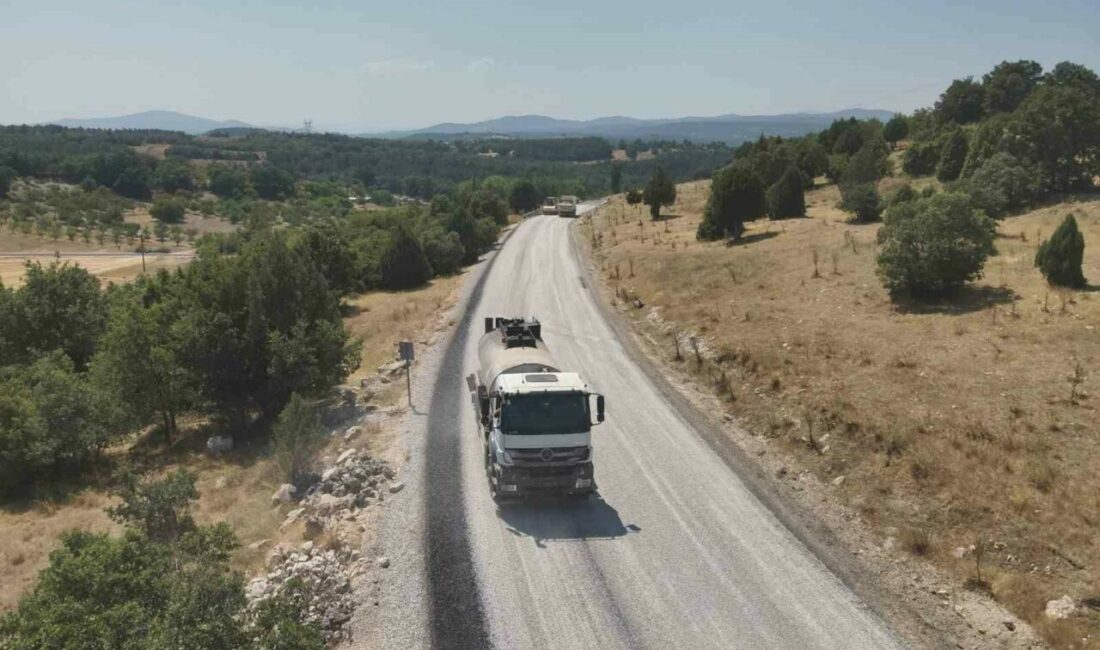 Büyükşehir Harmancık’ta da yolları yeniliyor Bursa Büyükşehir Belediyesi, 17 ilçede sürdürdüğü ulaşım teyakkuzu çerçevesinde Harmacık