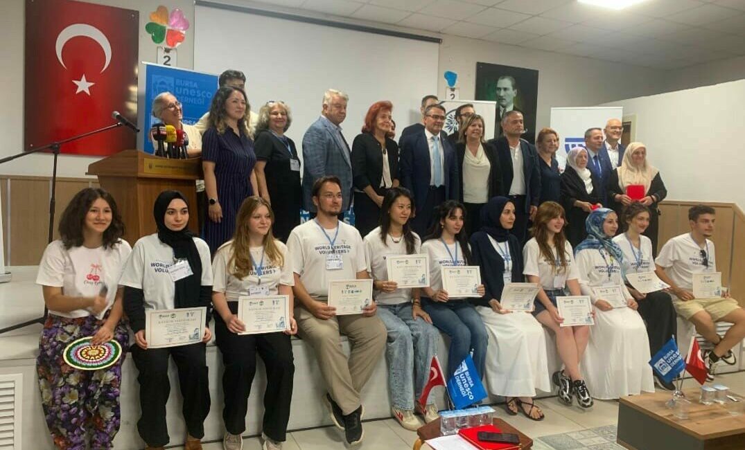 Cumalıkızık’ta UNESCO Dünya Mirası Gönüllüleri programı tamamlandı UNESCO Dünya Mirası Gönüllüleri (WHV) 2026 Cumalıkızık Programı tamamlandı. UNESCO