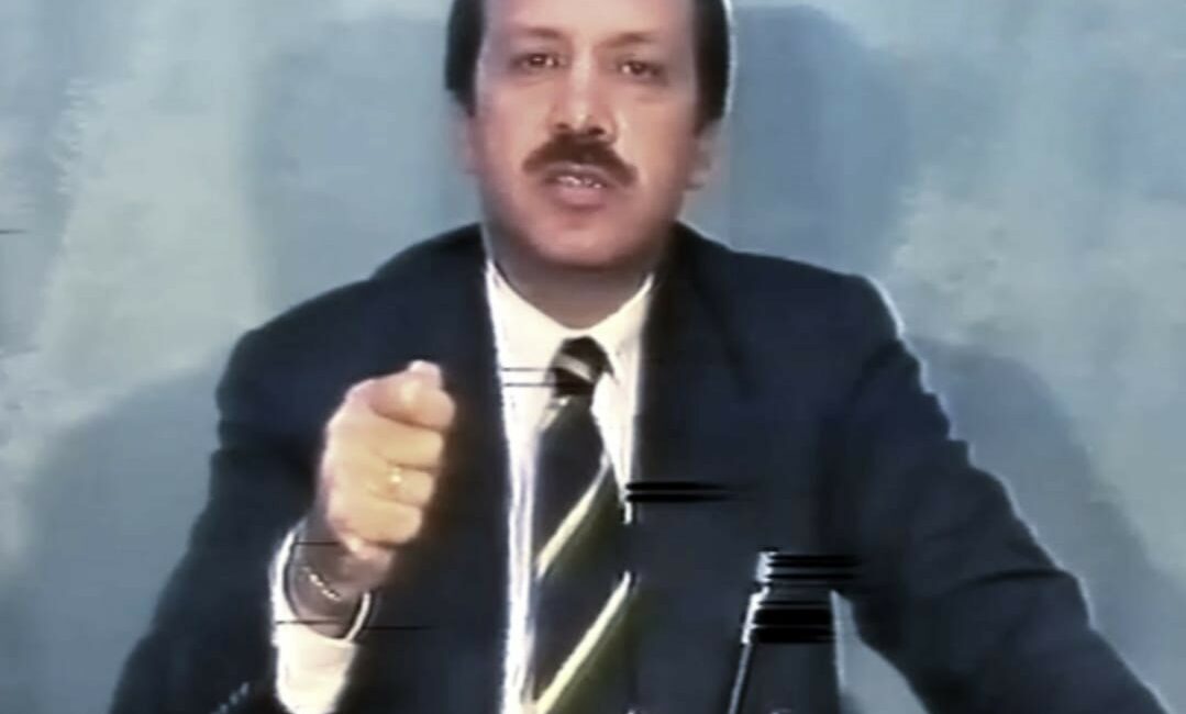 Baba vasiyetiyle gün yüzüne çıkarılan Gemlik TV arşivinden tarihi görüntüler,