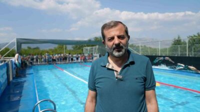 Gürsu Belediyesi ilçede yüzme bilmeyen çocuk kalmaması amacıyla Gençlik ve
