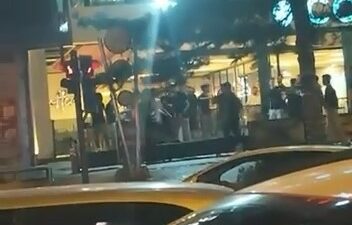 Bursa’da bir kafe önünde iki grup arasında henüz bilinmeyen bir