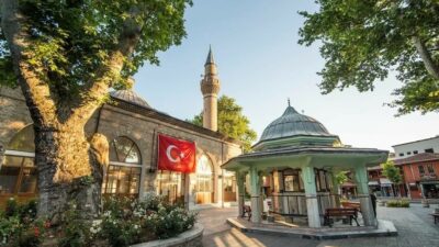 İnegöl Belediyesi, Mevlid Kandili dolayısıyla bu akşam yatsı namazı çıkışında