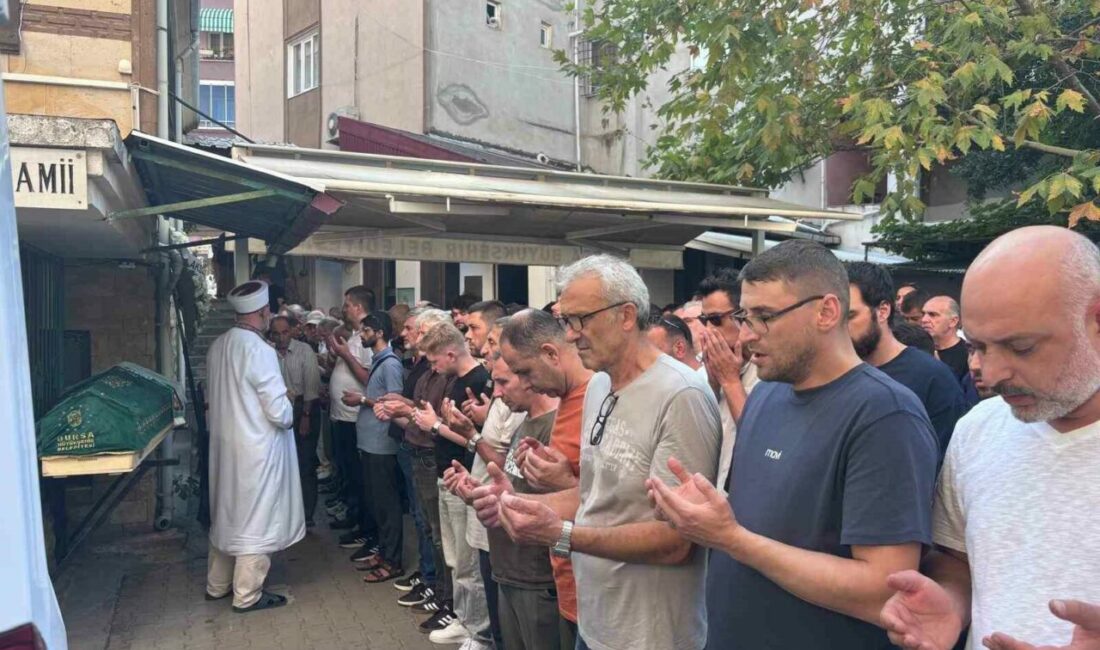 İznik Gölü’ne düşen genç hayatını kaybetti, gözyaşlarıyla toprağa verildi Bursa’nın Orhangazi ilçesinde İznik Gölü kıyısında dengesini kaybederek göle düşen