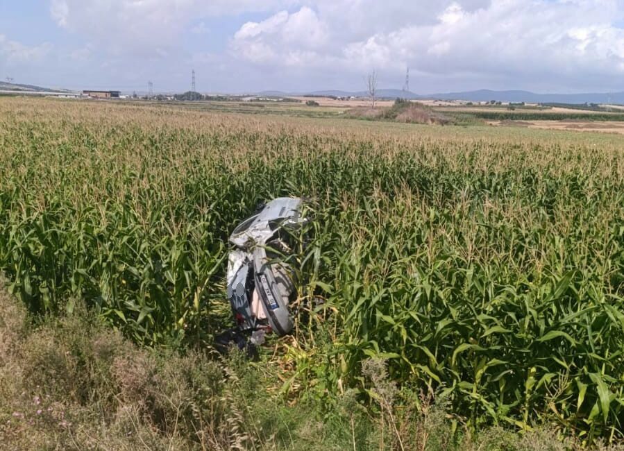 Karacabey-Bandırma yolunda trafik kazası: 3 yaralı Karacabey-Bandırma karayolunda meydana gelen trafik kazasında 3 kişi yaralandı. Edinilen