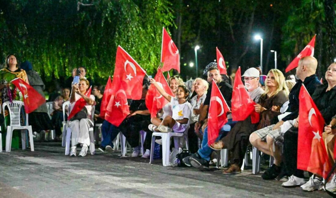 Kültürpark’ta zafer coşkusu Bursa Büyükşehir Belediyesi, 30 Ağustos Zafer Haftası etkinlikleri kapsamında düzenlediği