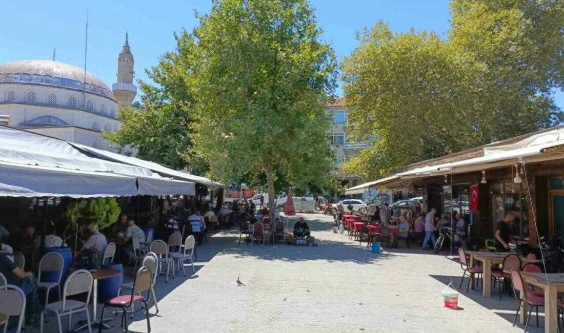 Mudanya’da belediye dükkanlarının ihale bedelleri dudak uçuklattı Mudanya’da Hal Meydanında bulunan işyerlerinin dün yapılan ihalesinde daha önceki
