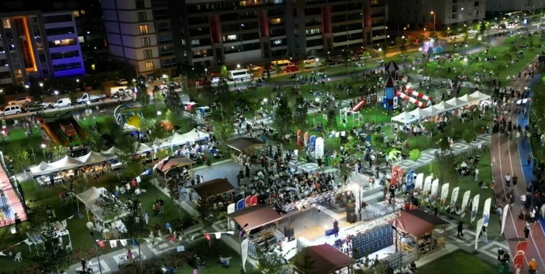 Nilüfer ilçe şenliği dolu dolu geçti Bursa Büyükşehir Belediyesi tarafından ‘Bursa’nın Fethi’nin 700. Yılı Etkinlikleri’ kapsamında