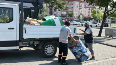 Nilüfer Belediyesi, ilçe genelindeki yaya, bisiklet ve engelli yollarını işgal
