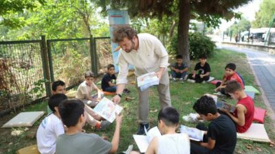 Osmangazi Belediyesi, çocukların kitapla bağını güçlendirmek ve okuma kültürünü yaygınlaştırmak