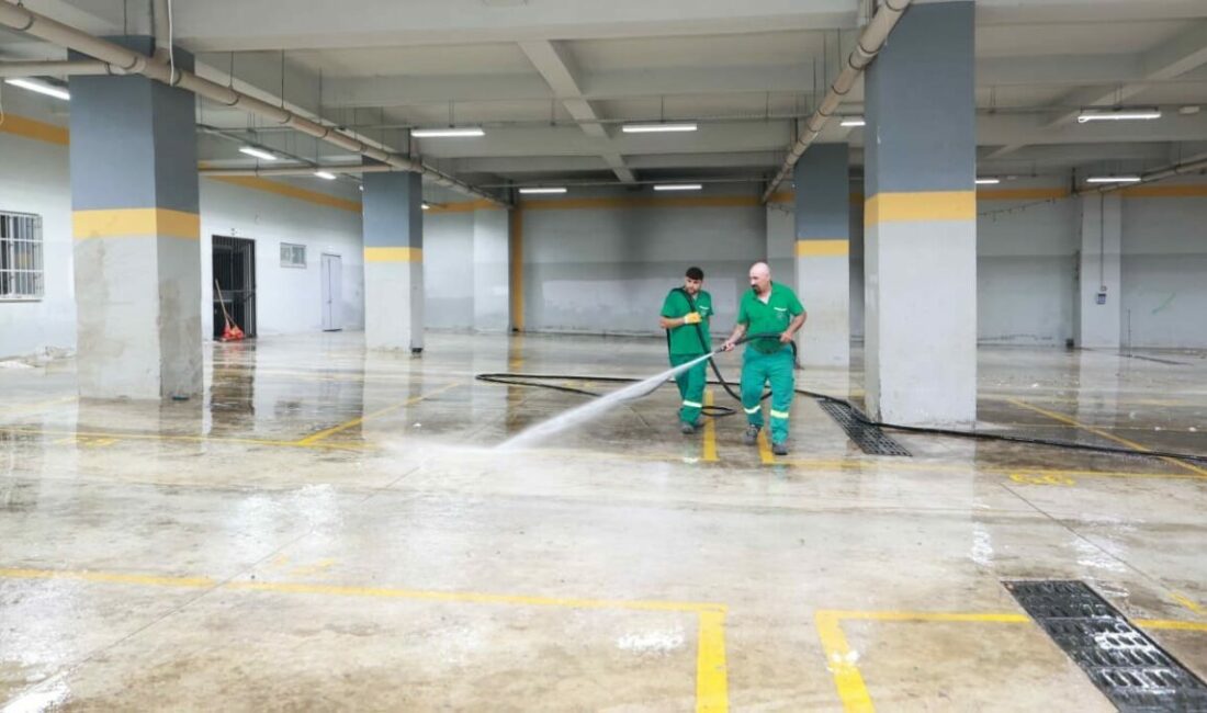 Osmangazi Belediyesi pazarlardan aylık 600 ton atık topluyor Osmangazi Belediyesi, vatandaşların pazar alışverişlerini temiz, hijyenik ve sağlıklı bir