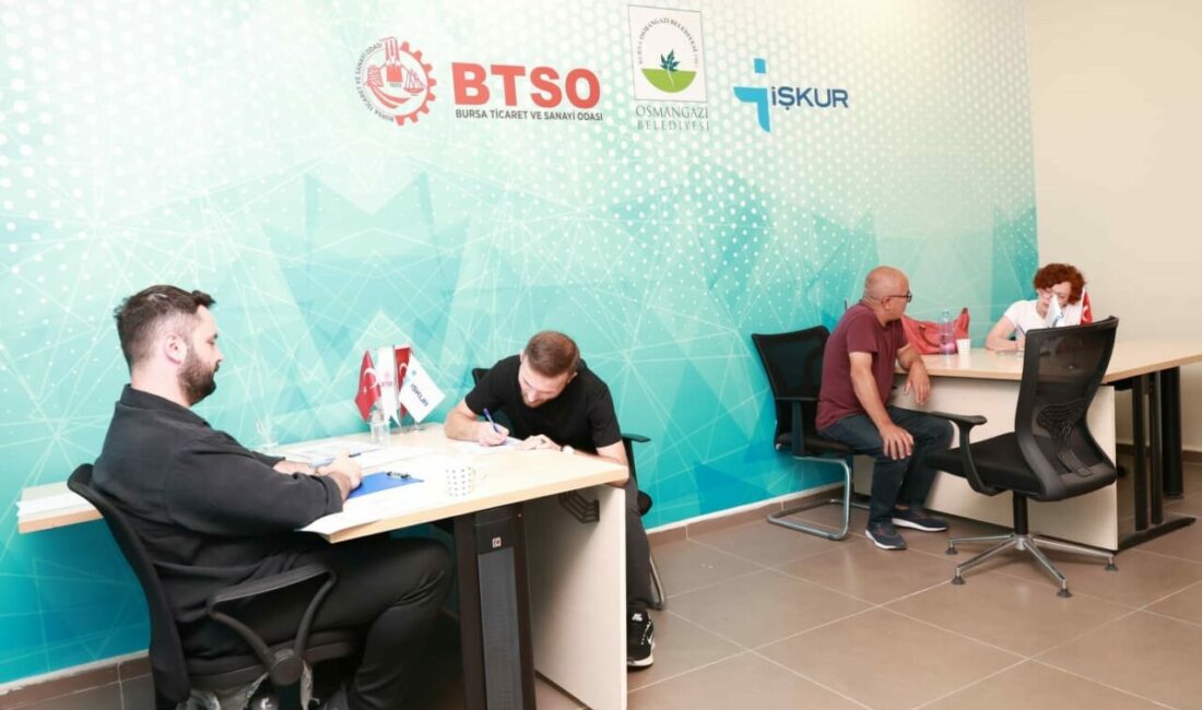 Osmangazi Belediyesi’nden istihdam sağlayan buluşmalar Osmangazi Belediyesi’nin iş arayan vatandaşlarla işverenleri buluşturduğu istihdam buluşmalarının bir
