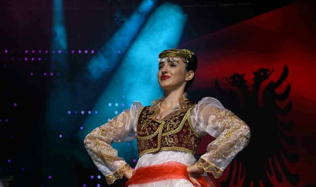 Osmangazi’de Balkan coşkusu zirveye çıktı Osmangazi Belediyesi’nin Balkan coğrafyasının köklü kültürel mirasını yaşatmak, ortak değerleri