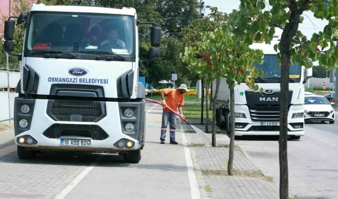 Osmangazi’de yeşil alanlarda titiz çalışma Bursa’nın Osmangazi Belediyesi, yaz aylarında artan sıcaklıkların yeşil alanlardaki bitki