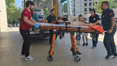 Bursa’nın İnegöl ilçesinde otomobil ile motosikletin çarpıştığı kazada 2’si çocuk