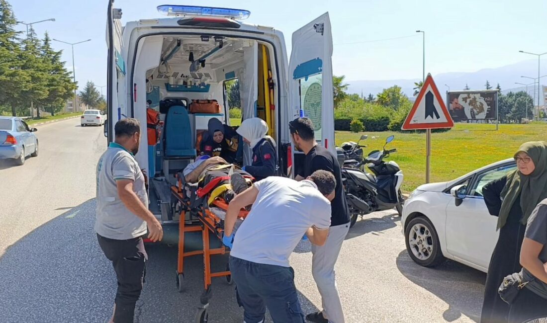 Otomobile çarpan motosiklet sürücüsü ağır yaralandı Bursa’nın İnegöl ilçesinde otomobille çarpışan motosikletin sürücüsü ağır yaralandı. Kaza,