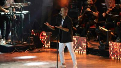 Uluslararası Bursa Festivali’nin son gününde sahne alan ünlü sanatçı Özcan