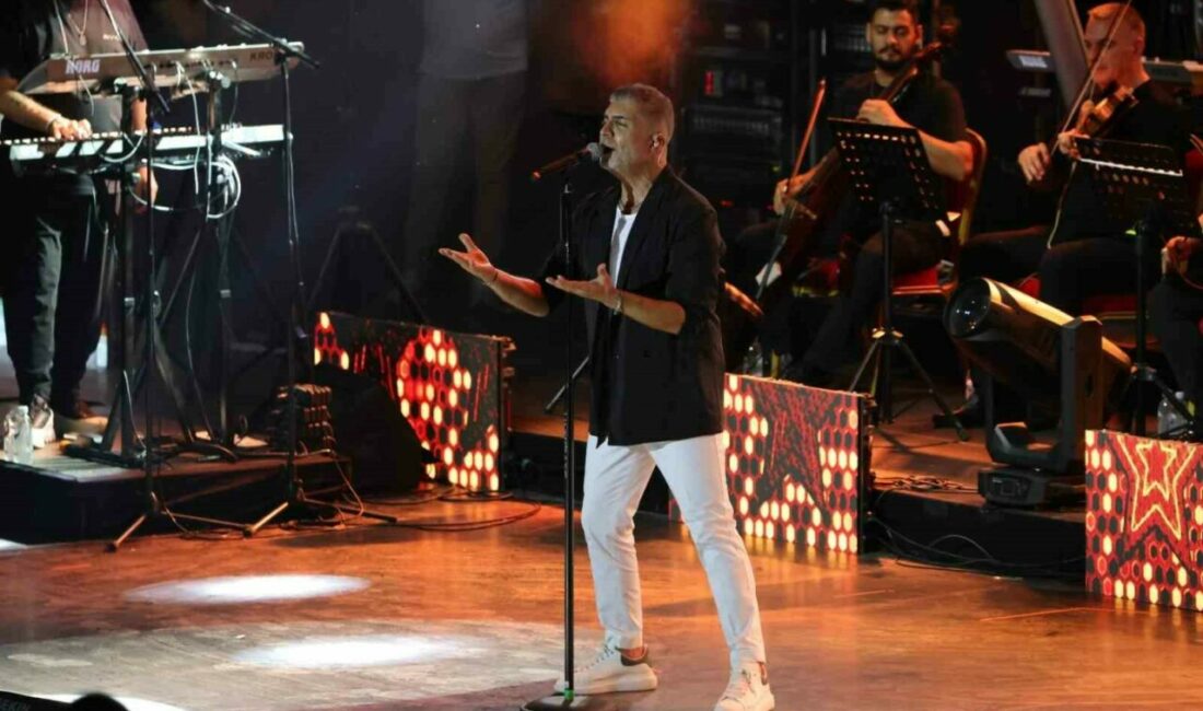 Özcan Deniz’den muhteşem final Uluslararası Bursa Festivali’nin son gününde sahne alan ünlü sanatçı Özcan