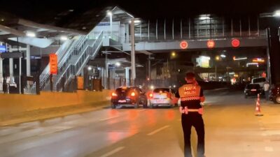 Bursa’da polis uygulamasının hemen yanında ani manevra yapan sürücü yakayı