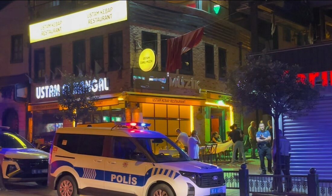 Bursa’nın Osmangazi ilçesinde bulunan Arapşükrü Sokağı’nda çıkan kavgada ortalık bir