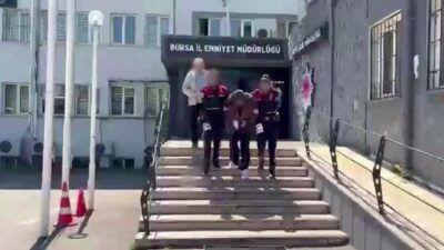 Bursa’da sosyal medyada açılan canlı yayın sırasında tartıştığı kadını vücudunun