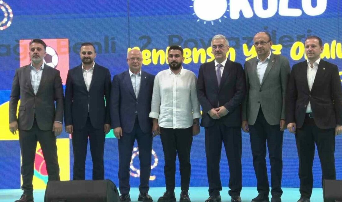 TÜGVA Bursa’da yaz okulu sona erdi Bursa’da TÜGVA tarafından gerçekleştirilen yaz okulu programının kapanışı Tofaş Spor