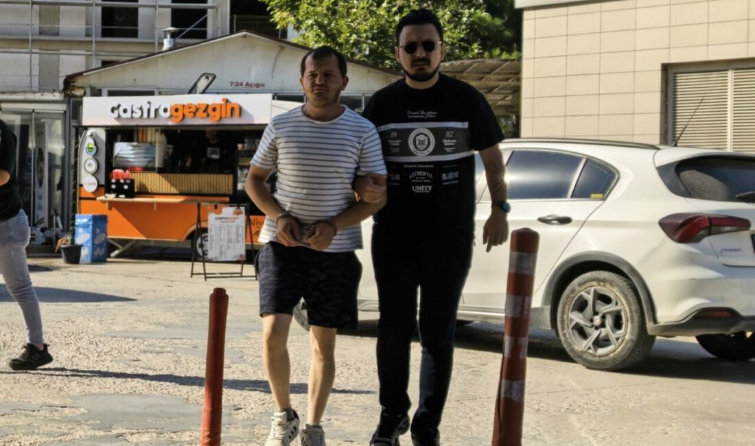 Uyuşturucu madde ile kaçmaya çalışan şahıs polis ekiplerince yakalandı Bursa’nın İnegöl ilçesinde polis ekiplerinin takibe aldığı şüpheli, aracıyla kaçmaya