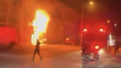 Bursa’da işyeri yangınına müdahale ederken yüksekten düşerek yaralanan itfaiye eri,