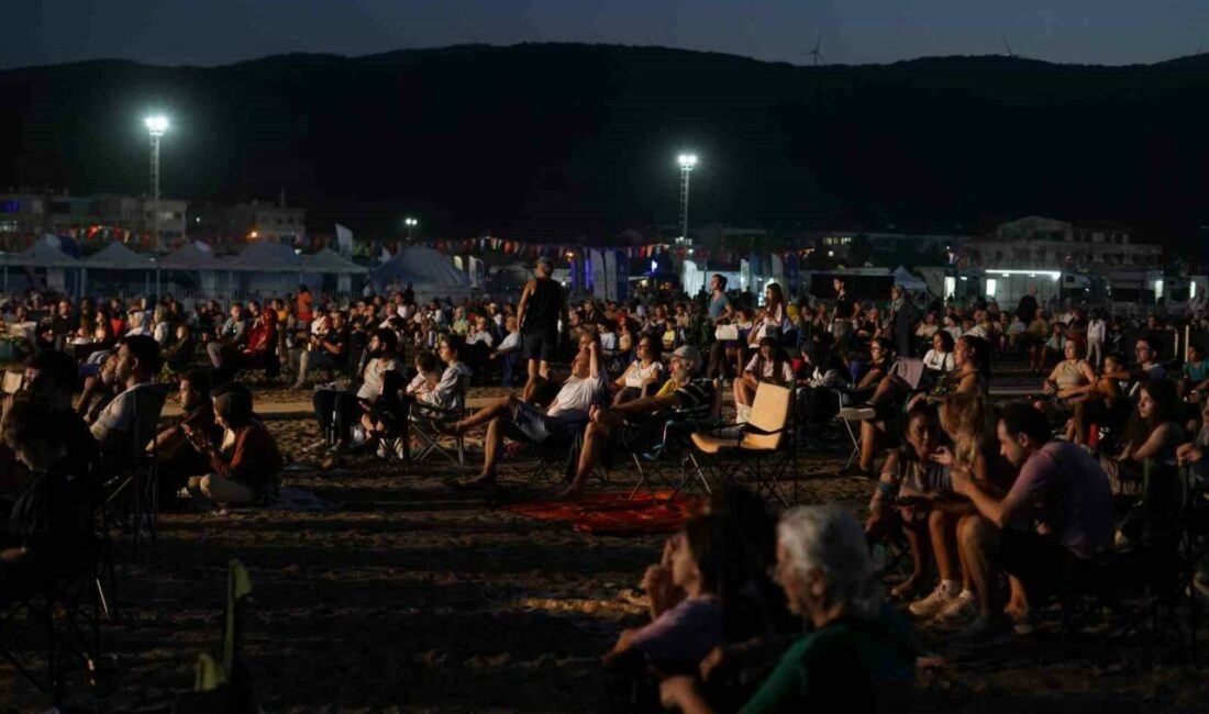 Yeniköy Sahili’nden gökyüzüne çevre mesajı: 25 bini aşkın kişi Perseid Meteor Yağmuru’nu izledi Bursa’nın Karacabey ilçesi Yeniköy Sahili’nde “6. Perseid Meteor Yağmuru Gözlem
