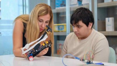 Yıldırım Belediyesi, dijital dönüşüm vizyonunu gençlere ve çocuklara yönelik Robotik